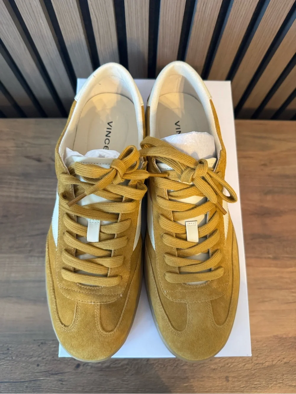 NWT Vince Corrin Sneakers Women SZ 8